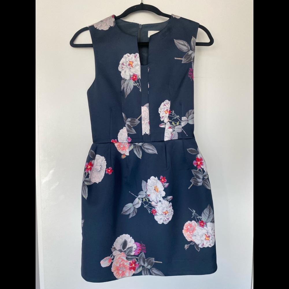 CAMEO DRESS. SIZE 2. BOUGHT AT FASHION BUNKER (AUS). LIGHTLY WORN.